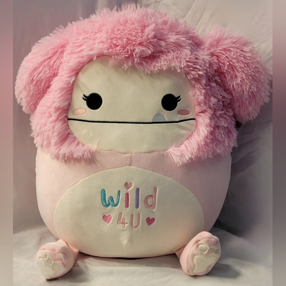 BNWT 16" Brina the Big Foot Valentine Squishmallows Kellytoy Plush Toy